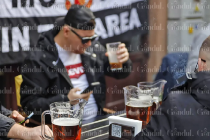 FCSB contra Manchester United Fani englezi fac spectacol in Centrul Vechi