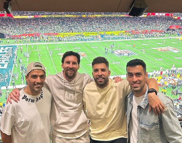 Invazie de vedete la Super Bowl Taylor Swift Lionel Messi Jay Z si Donald Trump pe stadion