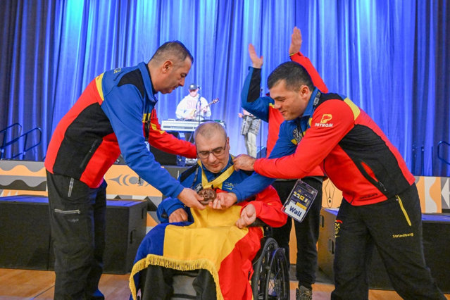 Jocurile Invictus Bronz la schi alpin asistat pentru Romania