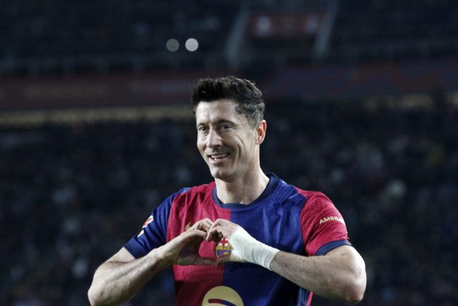 Barcelona a invins Girona si s a distantat de Real Madrid