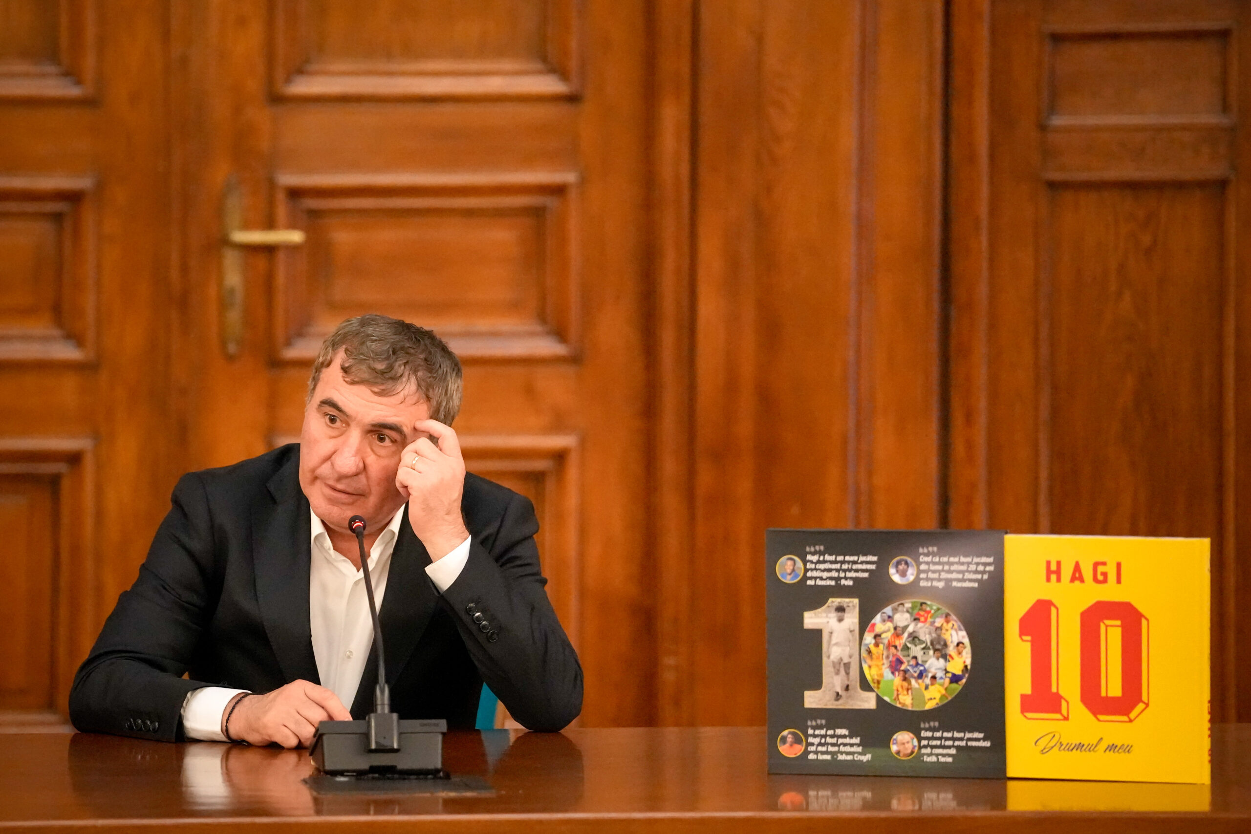 Gica Hagi si a lansat cartea autobiografica Hagi