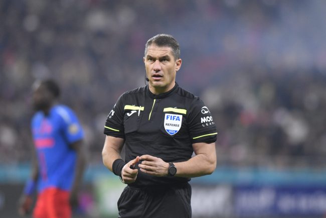 Istvan Kovacs va arbitra Liverpool PSG in Champions League