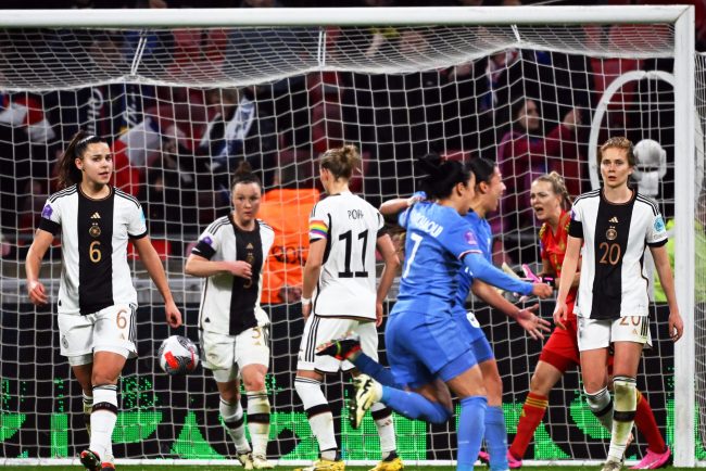 Un raport FIFA evidentiaza inechitatile in fotbalul feminin