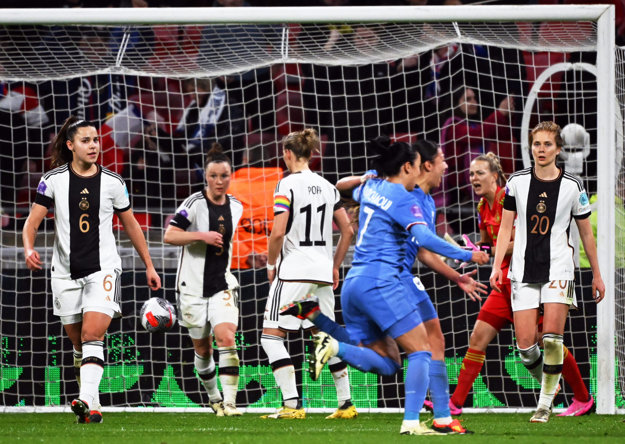 Un raport FIFA evidentiaza inechitatile in fotbalul feminin