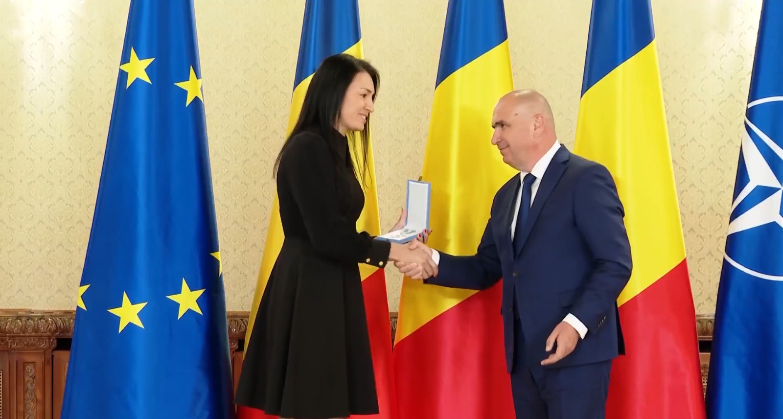 Cristina Neagu fenomenul handbalului mondial decorata la Cotroceni