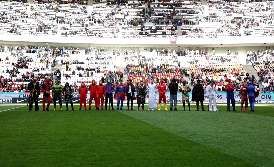 Fotbalistii FCSB sau imbracat in supereroi de la Hollywood