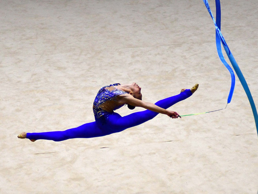 Gimnastica ritmica doua romance la prima competitie europeana majora