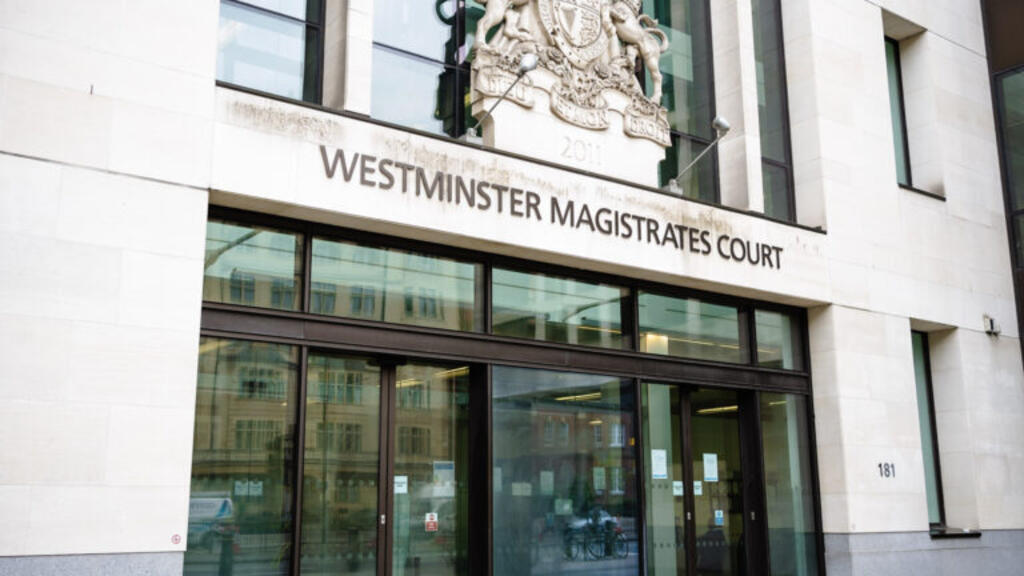 Roman acuzat la Londra de incendierea proprietatilor lui Keir Starmer