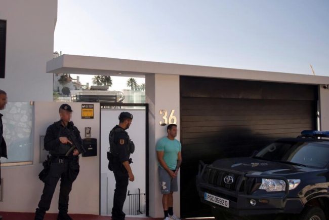 Soare nisip si suspecti Spania atrage criminalii fugari