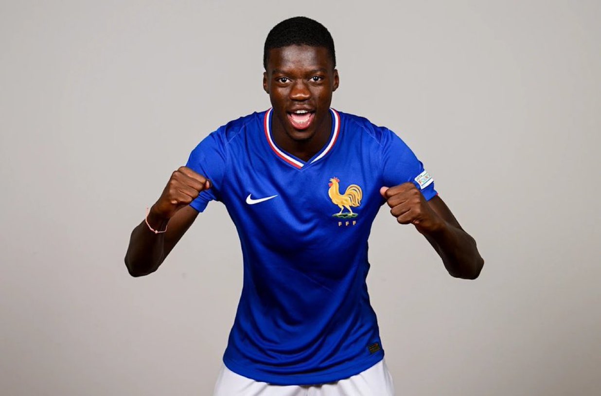 Chelsea a semnat un contract pe opt ani cu Mamadou Sarr