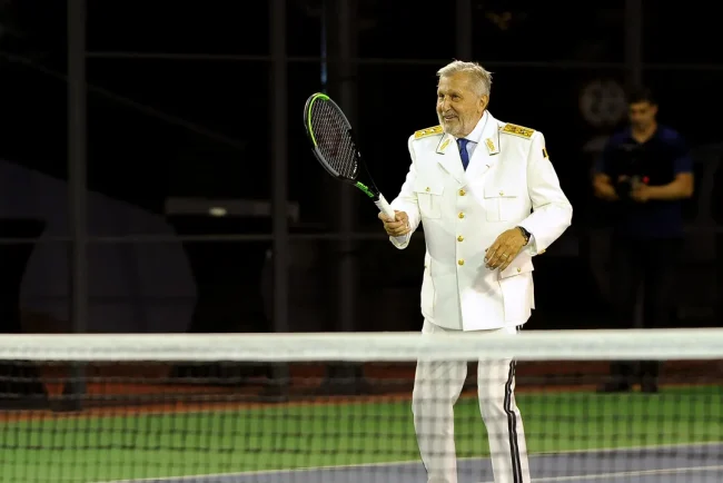 Ilie Nastase suparat ca CNA interzice reclamele la jocuri de noroc