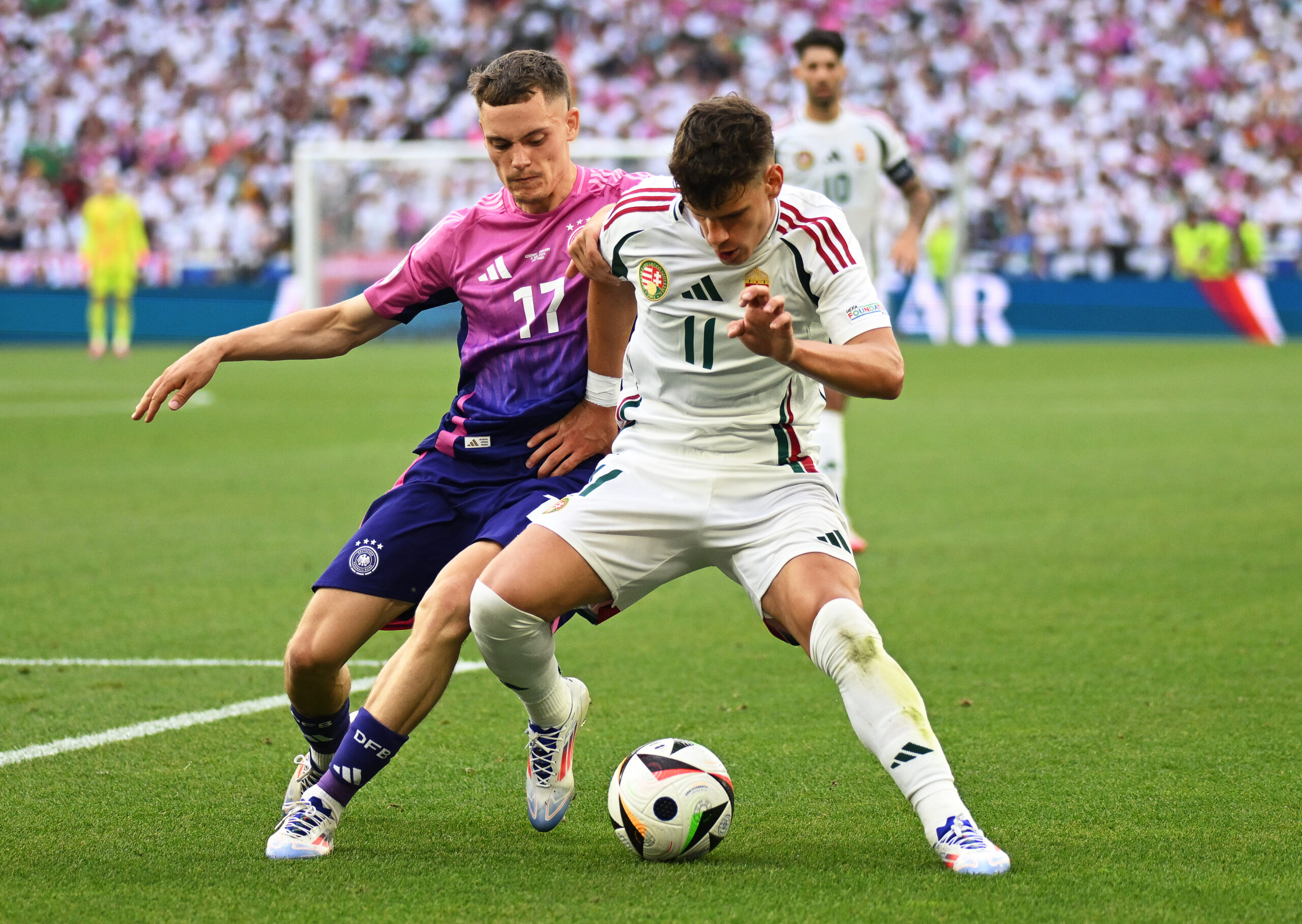 Liverpool l a prezentat oficial pe Milos Kerkez