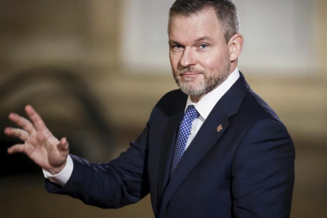 Premierul slovac doreste neutralitate presedintele l a criticat imediat