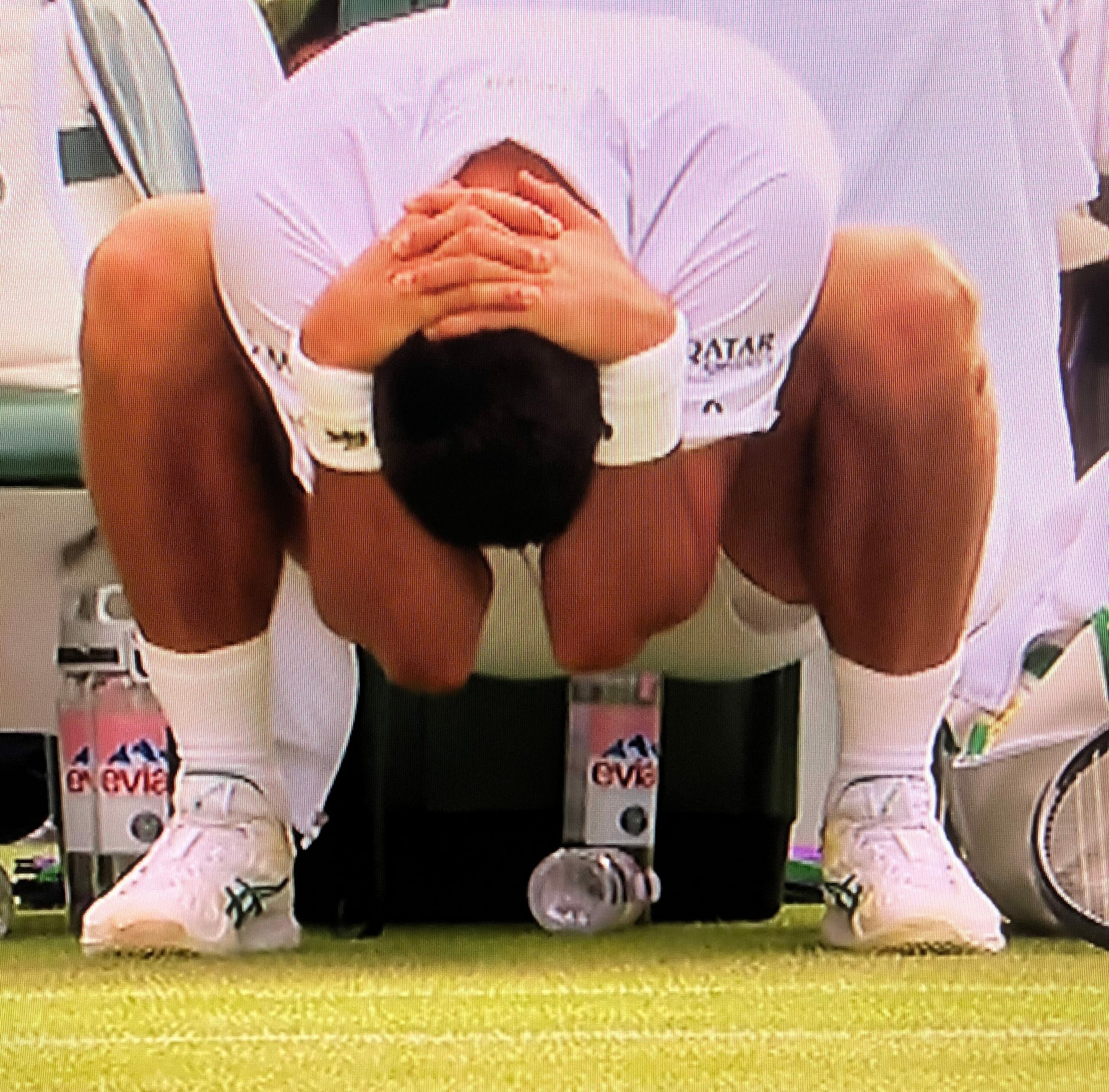 Bizar la Wimbledon Sticle de apa vandute ilegal