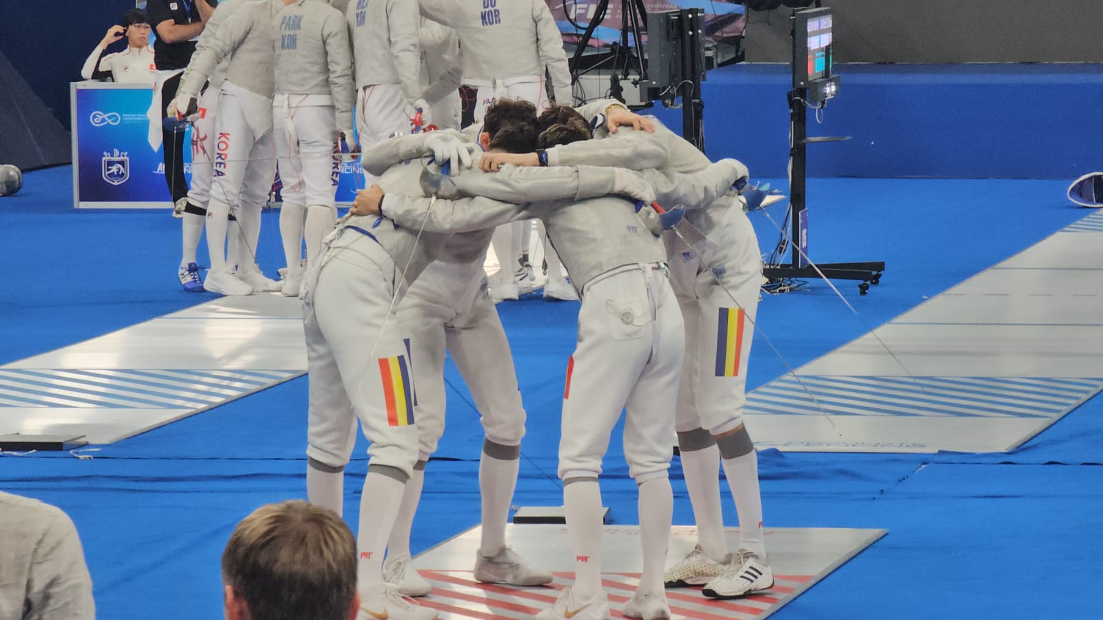 Echipa de sabie a Romaniei joaca pentru bronz mondial