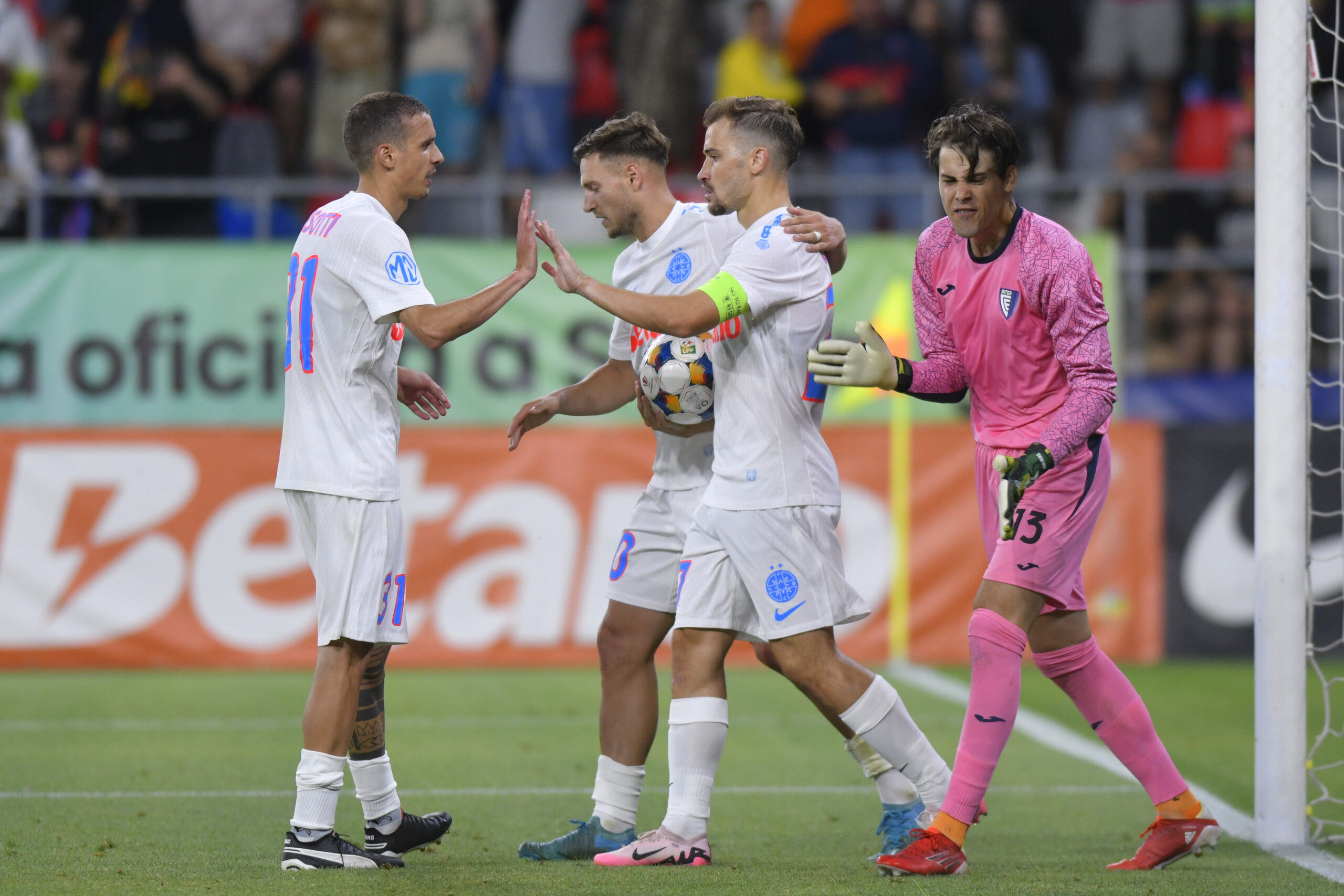 FCSB invinge Inter Club dEscaldes in prima mansa