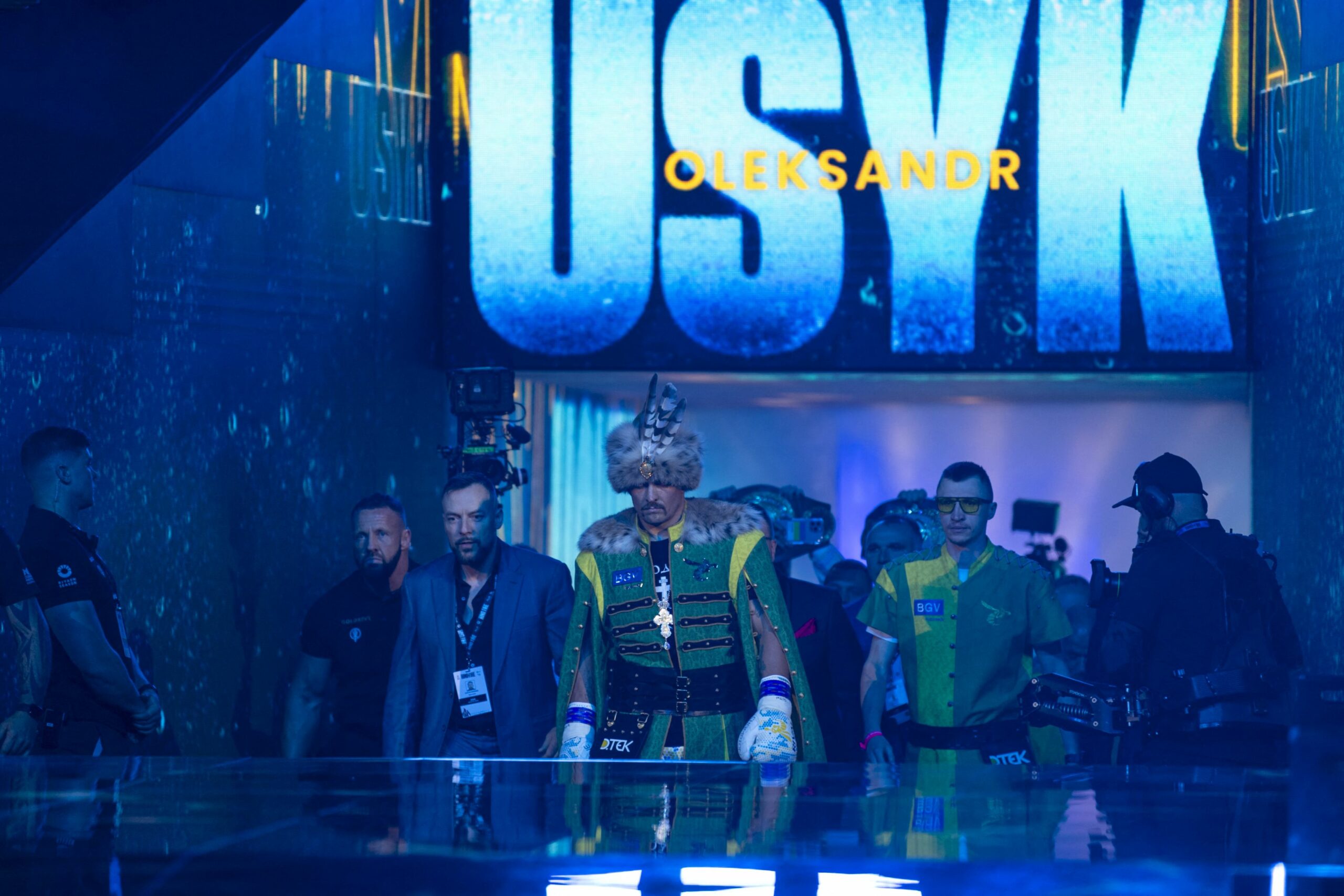 Oleksandr Usyk pastreaza titul mondial la grea dupa victoria cu Dubois