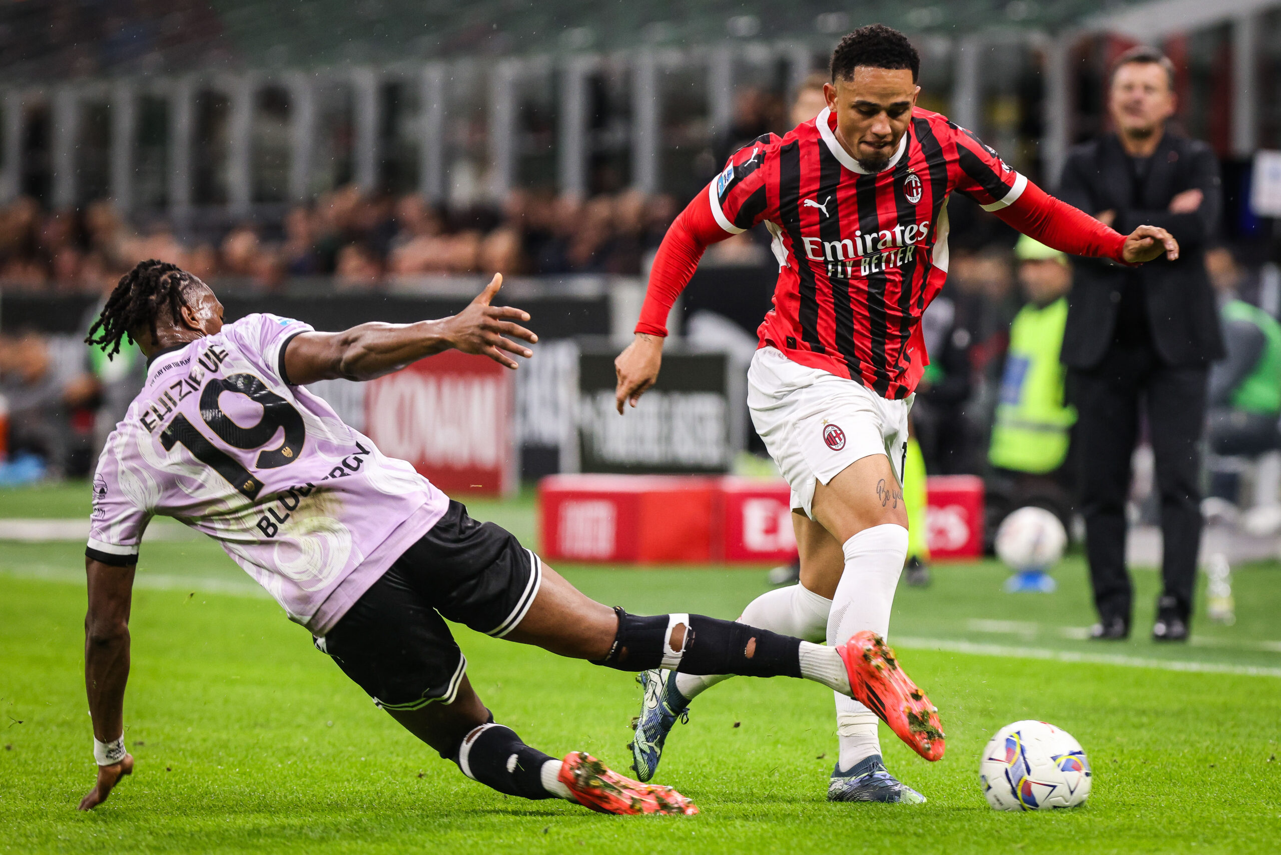 Leeds il transfera pe Noah Okafor de la AC Milan
