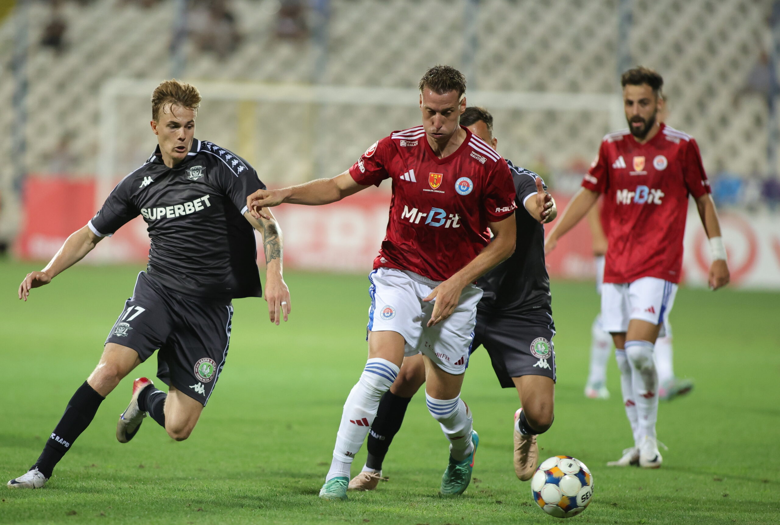 Superliga de fotbal Otelul si Rapid 1 1 in etapa cinci