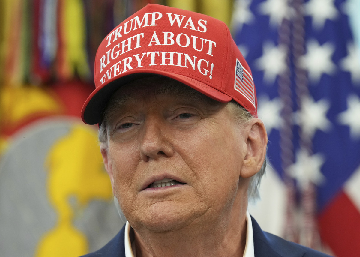 Trump afirma ca ar putea trimite Garda Nationala in Chicago si New York