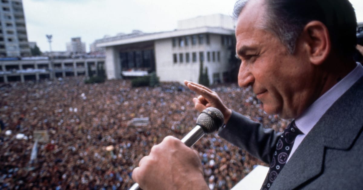 Un bolsevic pentru toate anotimpurile paradoxul lui Ion Iliescu