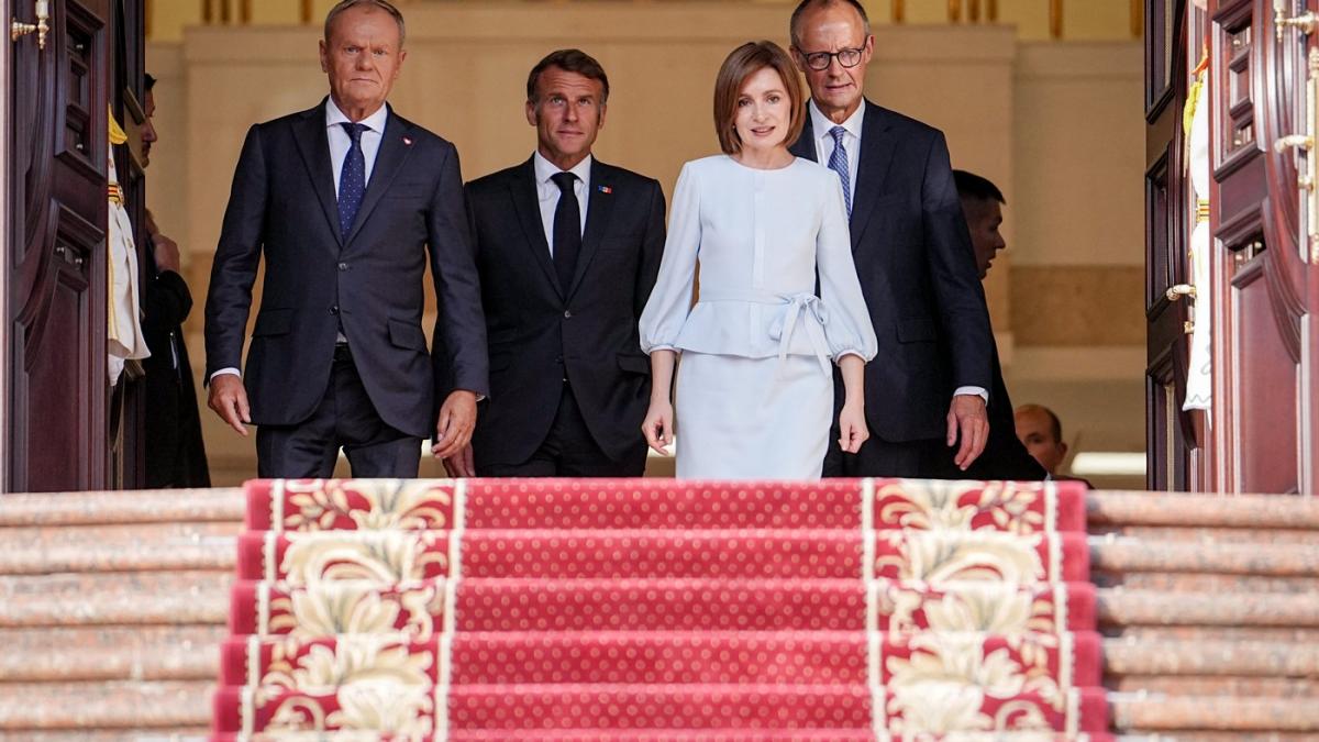 Moldova sub presiunea Rusiei PE cere retragerea trupelor lui Putin