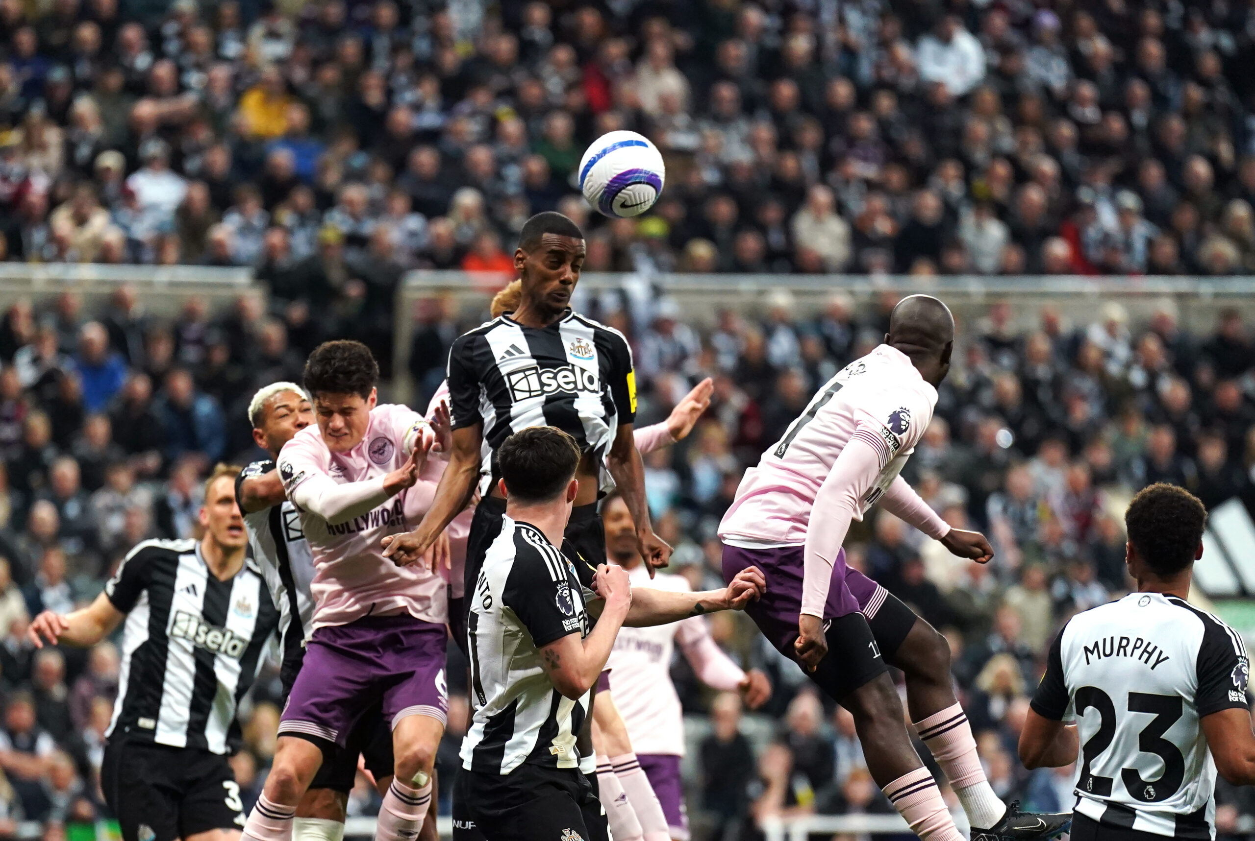 Newcastle stabileste un record de transfer 69 milioane pentru Nick Woltem