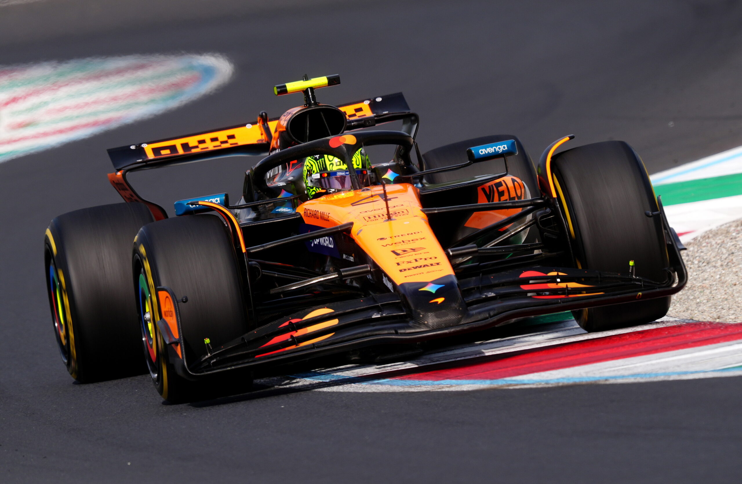 Piastri si Norris lupta pentru titlul echipelor McLaren