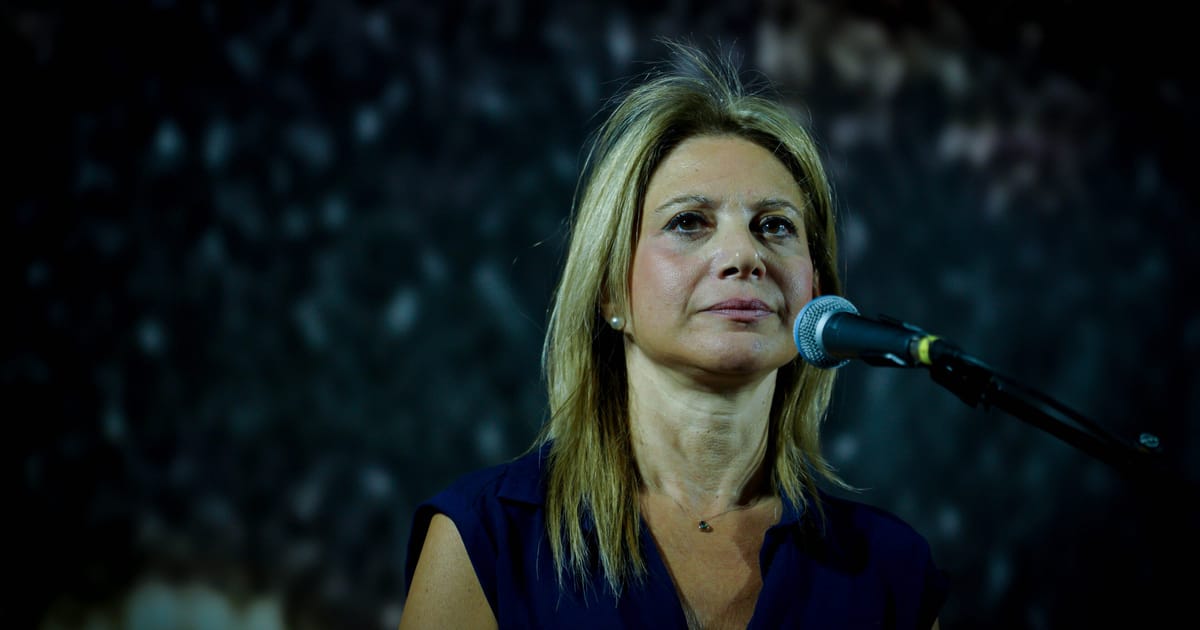 Grecii cauta o salvare politica in mama indurerata