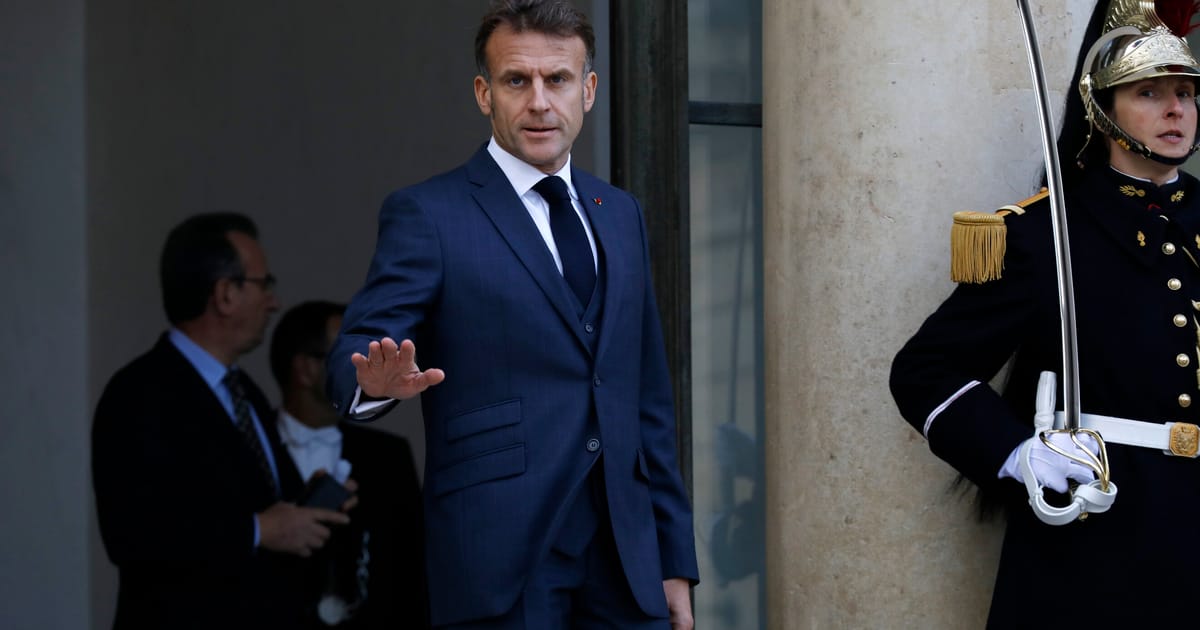 Macron nemultumit de concesiile bugetare dar compromisul e necesar