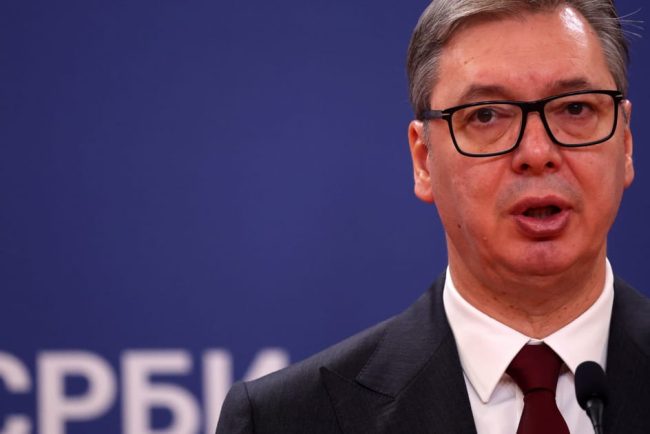 Vucic din Serbia neaga legatura cu turismul de lunetist de la Sarajevo