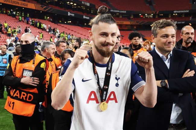 AS Roma vrea sa l transfere pe Radu Dragusin