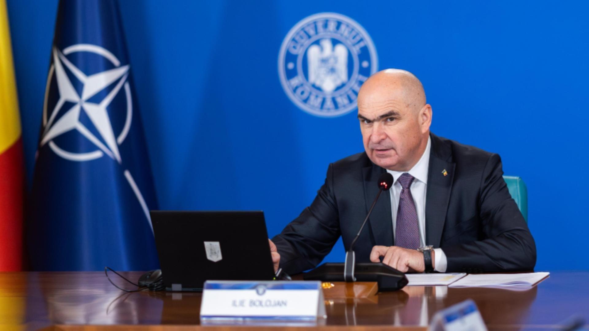Bolojan se lauda cu sarmale si carnati de craciun