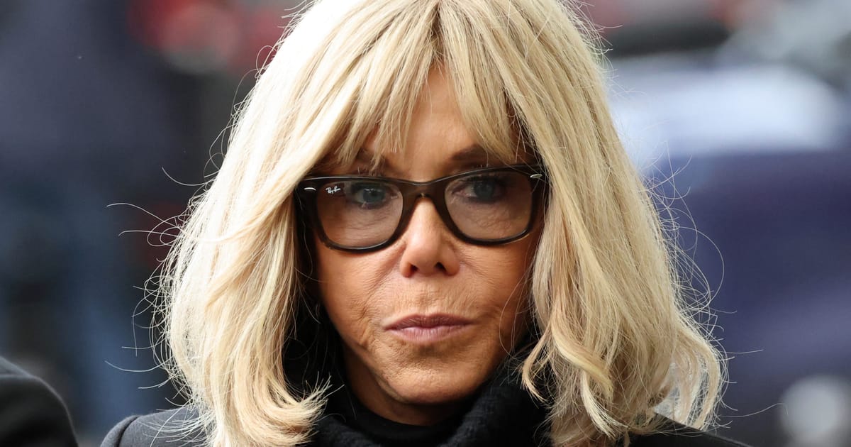 Brigitte Macron criticata pentru numirea activistelor feministe curva proaste