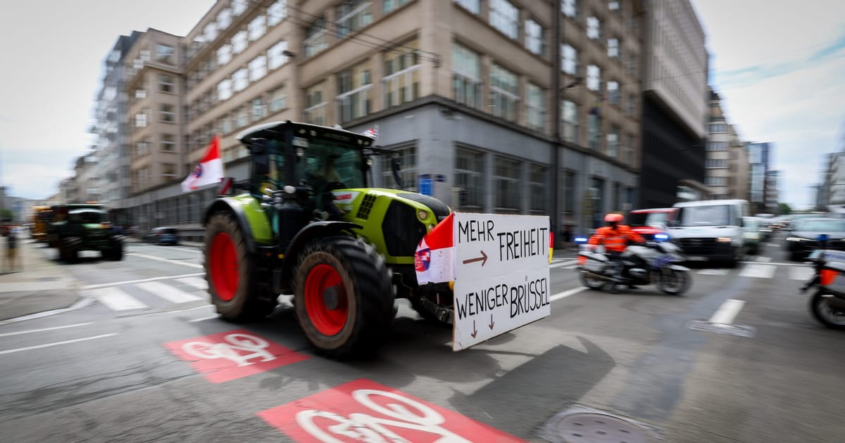 Bruxelles a incercat sa ajute fermierii iar tractoarele au revenit