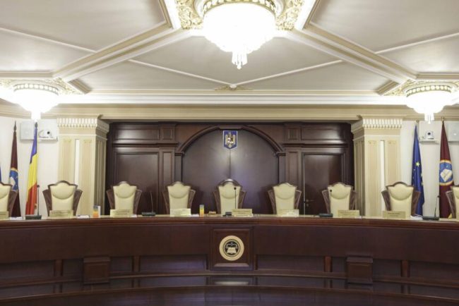 CCR a amanat decizia privind reforma pensiilor magistratilor
