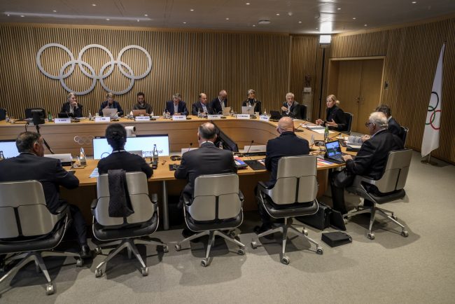 Comitetul Olimpic Rusii sa concureze sub steagul lor