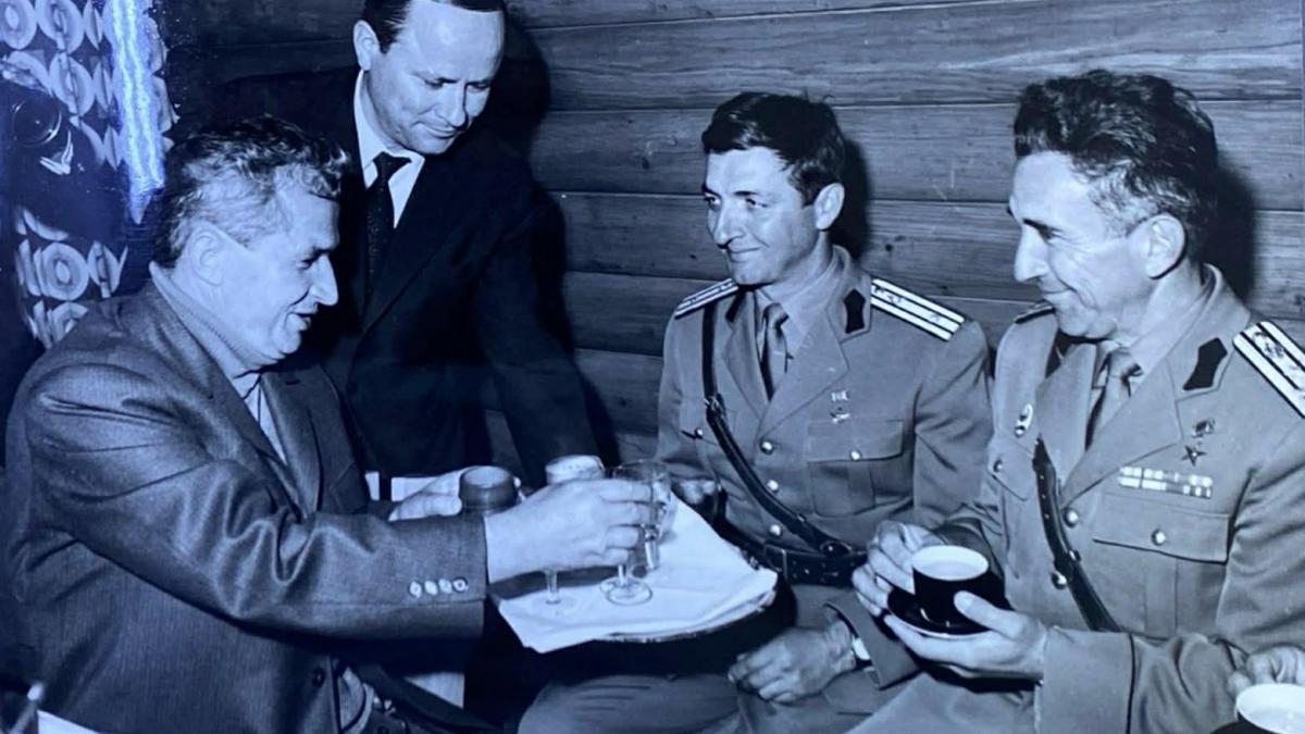Comunismul a murit dar Ceausescu este viu