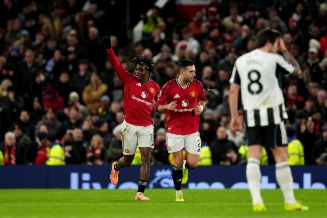 Manchester United castiga la limita cu Newcastle Dorgu marcheaza primul gol in Premier League