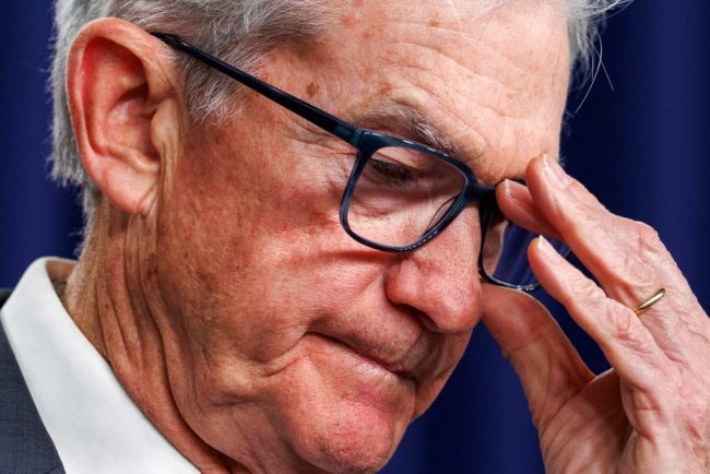 Bancherii centrali globali il sustin pe Powell