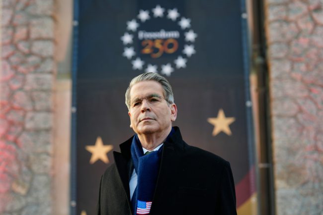 Bessent o critica pe Carney si sustine separatismul albertez in contextul unei prapastii tot mai adanci intre SUA si Canada