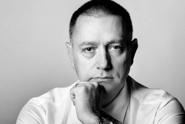 Cand nu esti la masa esti pe meniu critica lui Mihai Fifor