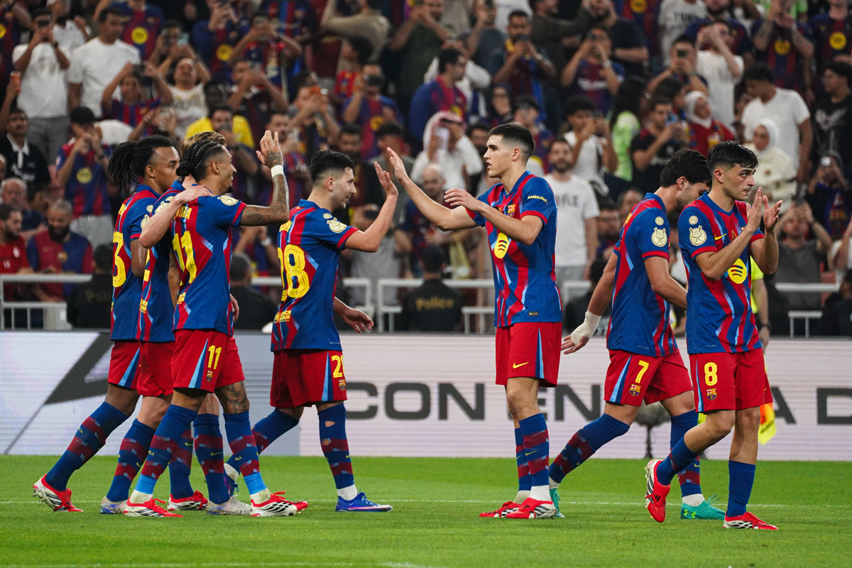FC Barcelona obtine calificarea in sferturile Cupei Regelui invingand o pe Racing Santander cu 2 0