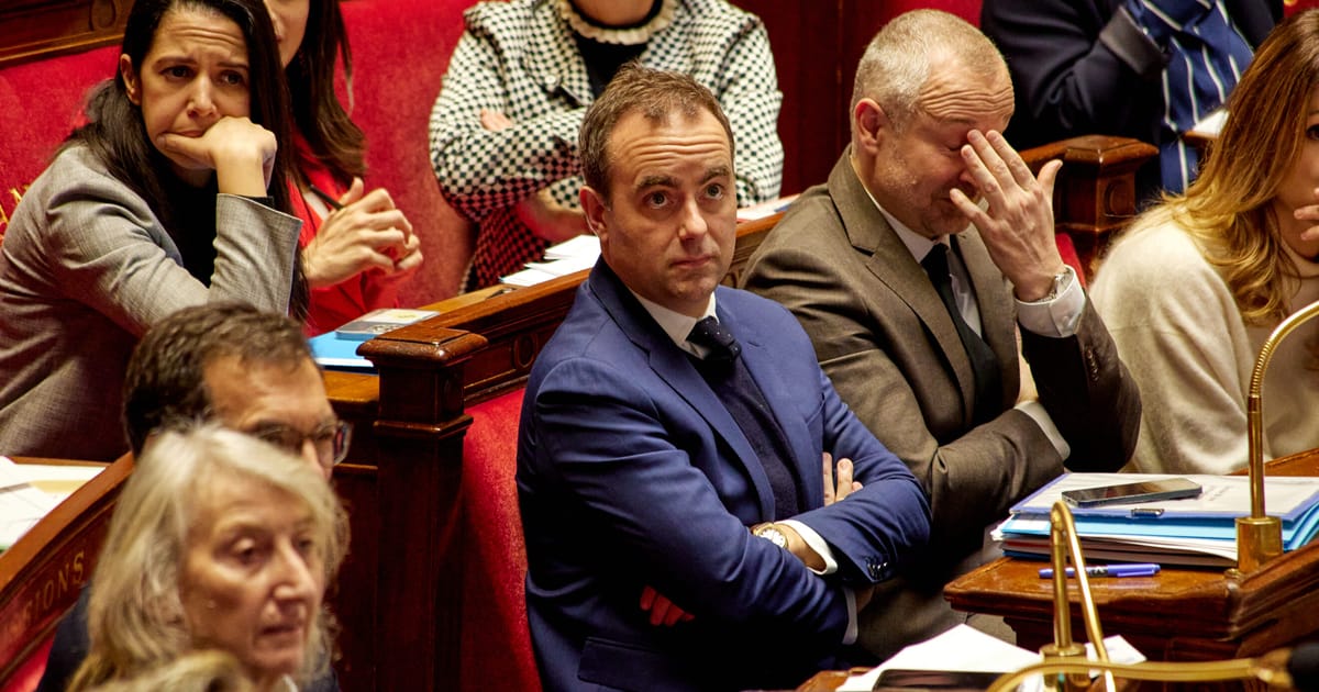 Guvernul francez trece peste voturile de neincredere legatede buget