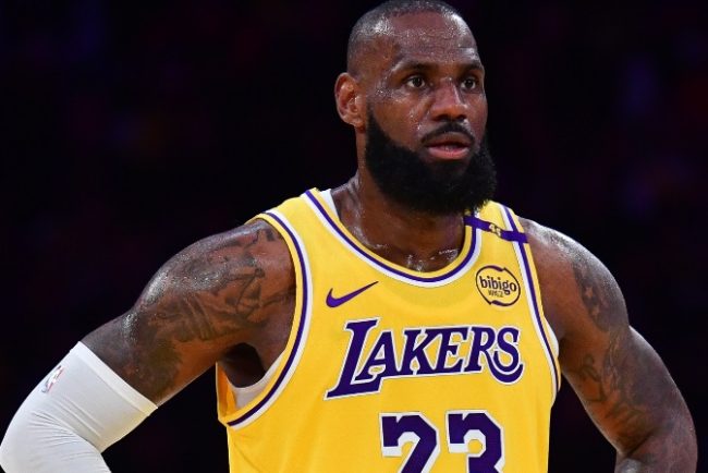 LeBron James la 41 de ani decisiv pentru LA Lakers
