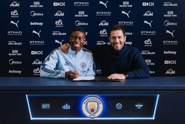 Manchester City a confirmat oficial transferul fundasului Marc Guehi cu un contract valabil pana in 2031