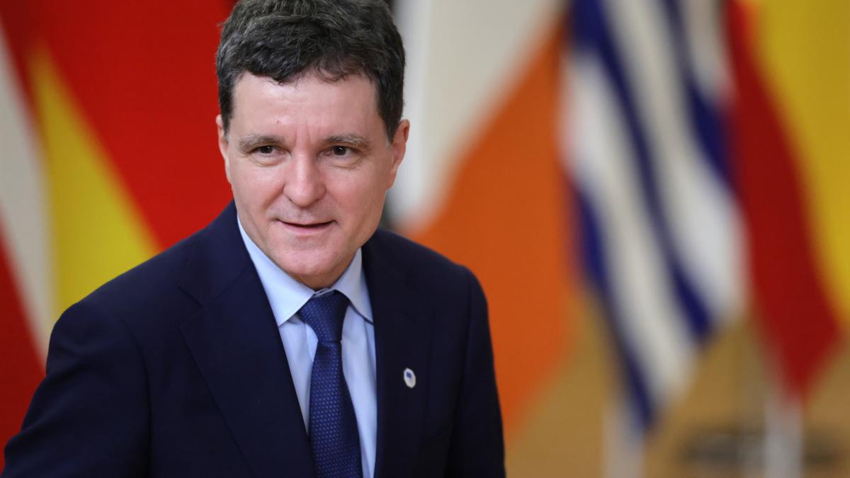 Nicuor Dan explica de ce a lipsit de la Davos Activitatea diplomatica nu se limiteaza la o singura zi o