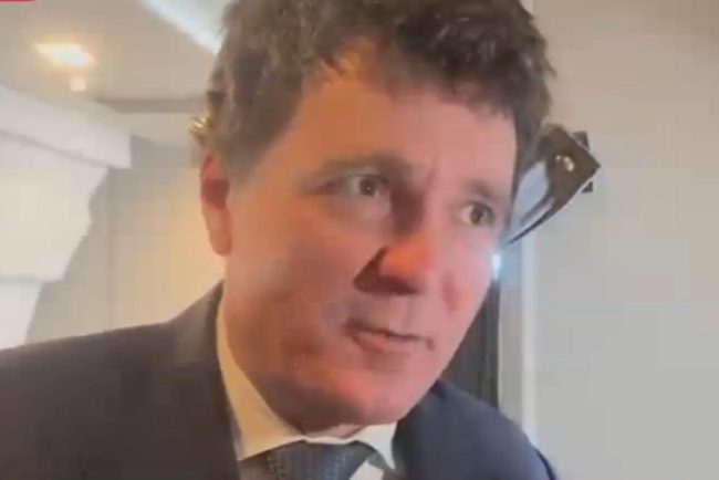 Nicusor Dan imita pe Trump in interviuri