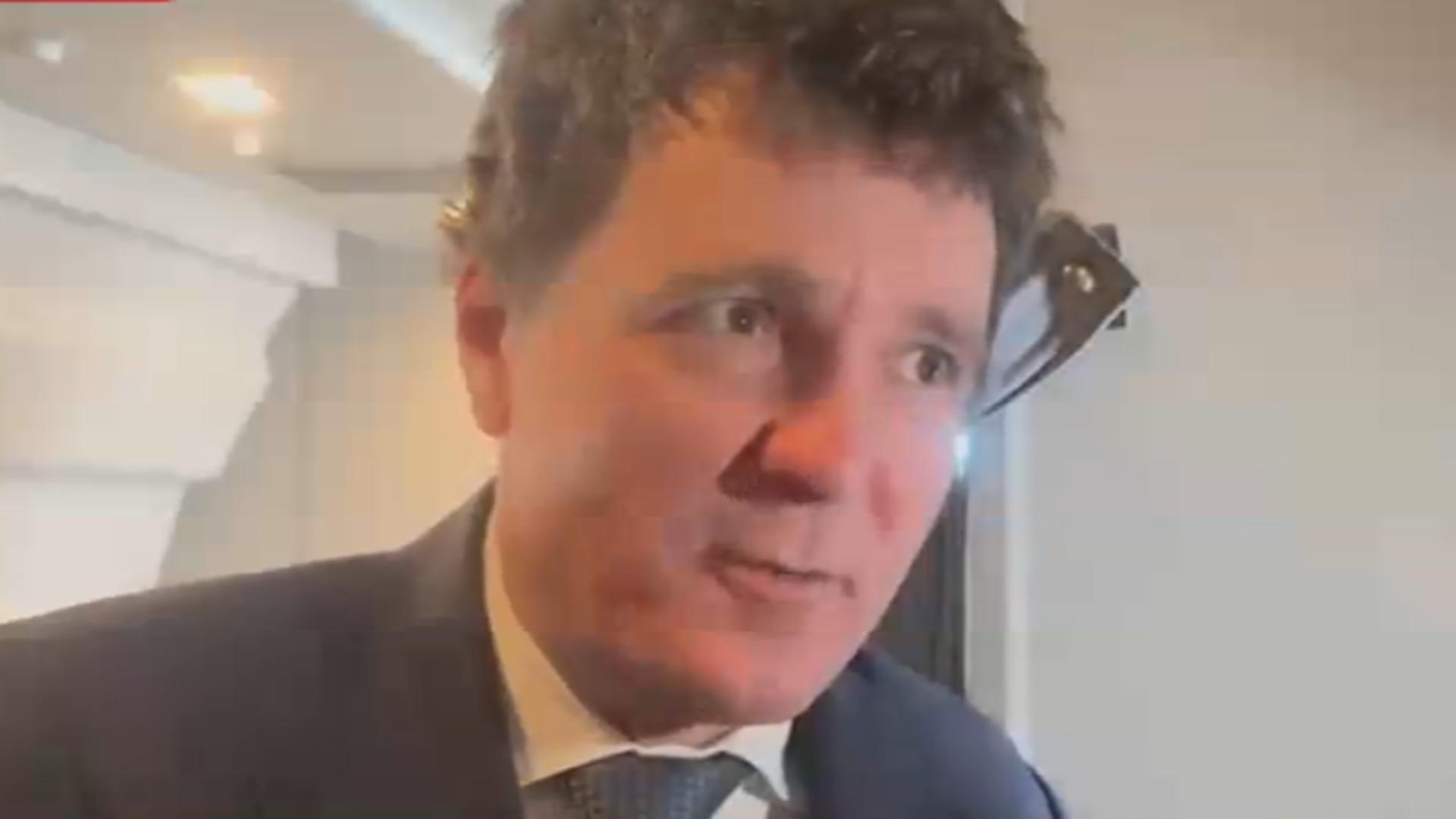 Nicusor Dan imita pe Trump in interviuri