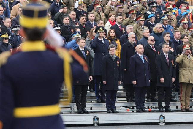 Nicusor Dan si Ilie Bolojan separati de Ziua Unirii Principatelor Presedintele se indreapta catre Iasi